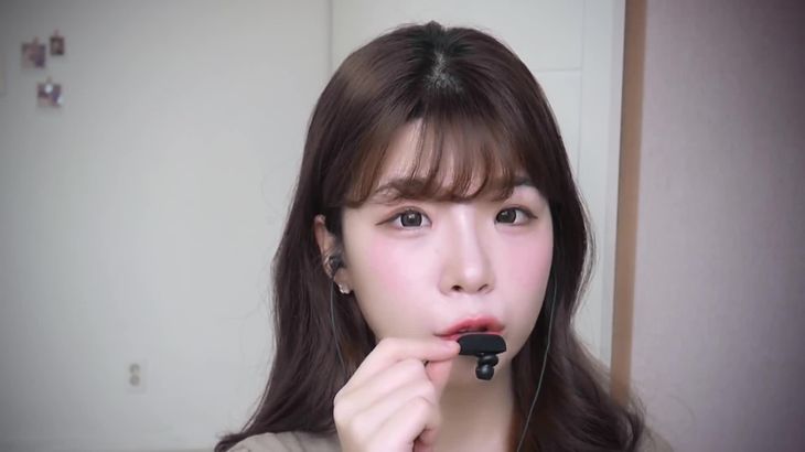 ASMR-왼-오-왔다갔다-속삭이는-수다│인이어마이크-위스퍼링│약간의-입소리-Whispering