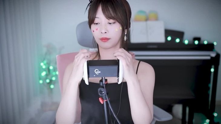 Water-Tingles-Ear-Massage-ASMR