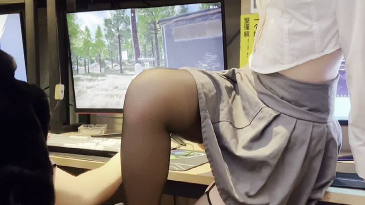 【阿朱】网吧里的极致电玩体验