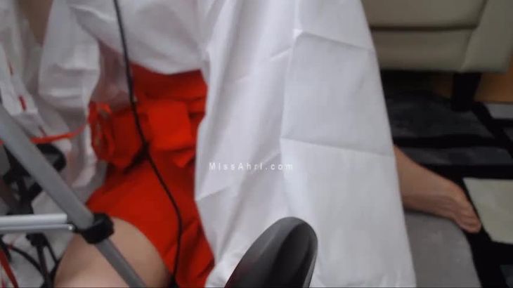 【利香ASMR】新年♡Miko衣服充满了舔耳朵