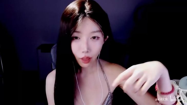 【aki秋水ASMR】秋水充电福利怼脸孔雀鱼采耳视觉触发哄睡视频集 4