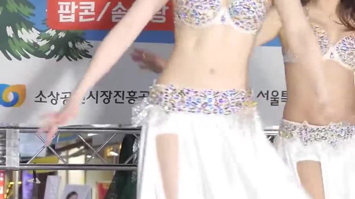 热情的韩国小姐姐