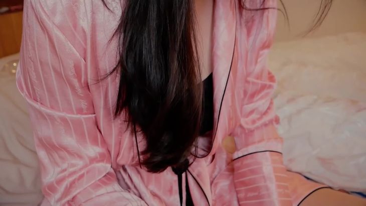 ASMR-Girlfriend-helps-you-to-fall-asleep-!-ear-cleaning-asmr