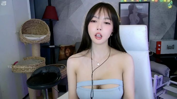 【斗鱼大艺术嘉】ASMR福利芦荟胶