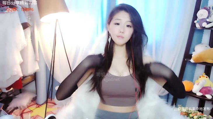 【白鹿姬ASMR】露脸黑丝手套摩擦舔耳