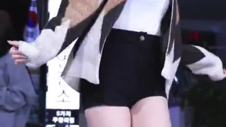 정인-JeongIn-클락-Clock-‘What-You-Waiting-For(전소미)