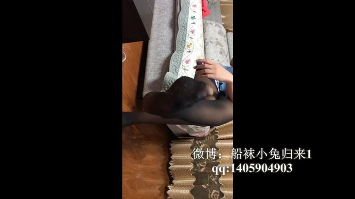 【船袜小兔】性感御姐 丝足情景剧之女警 1