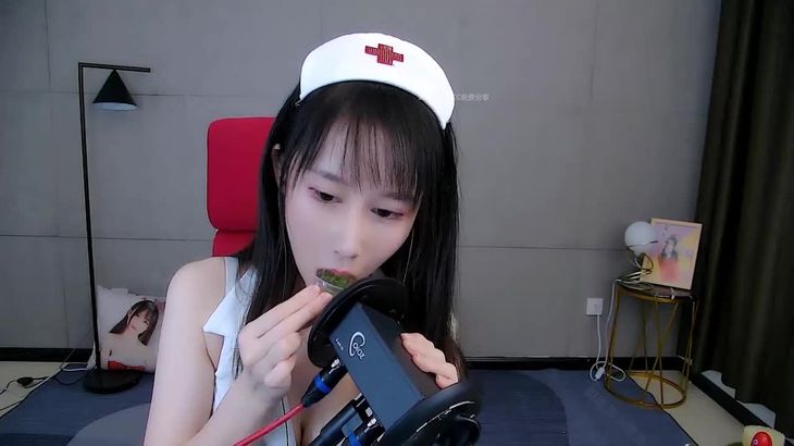 ASMR@阿稀稀大魔王 口腔音和白丝高跟，耳朵按摩