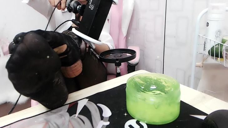 【甜酥小奶猫】撕黑丝芦荟胶脚部摩擦