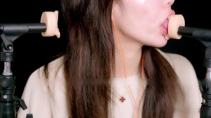 ASMR@小萌 十一月会员舔耳喘息