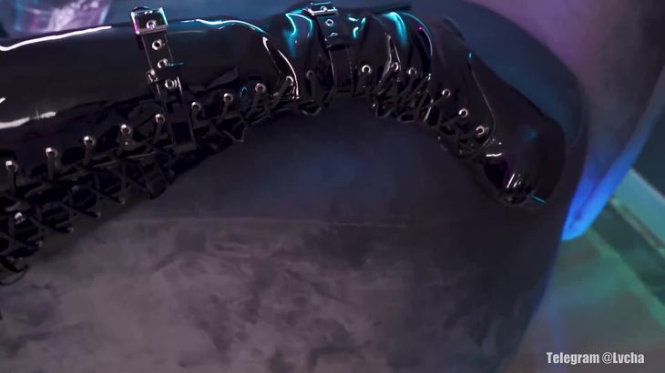 绝对企画炫彩妹子花里胡哨的