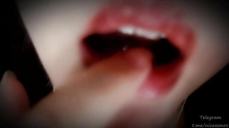 ASMR@夏哟哟 特殊舔耳福利