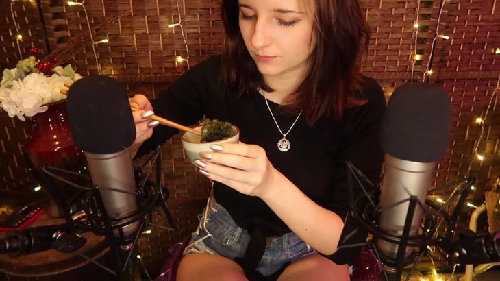 AftynRose ASMR Sea grapes and Raw Honeycomb Muk-bang