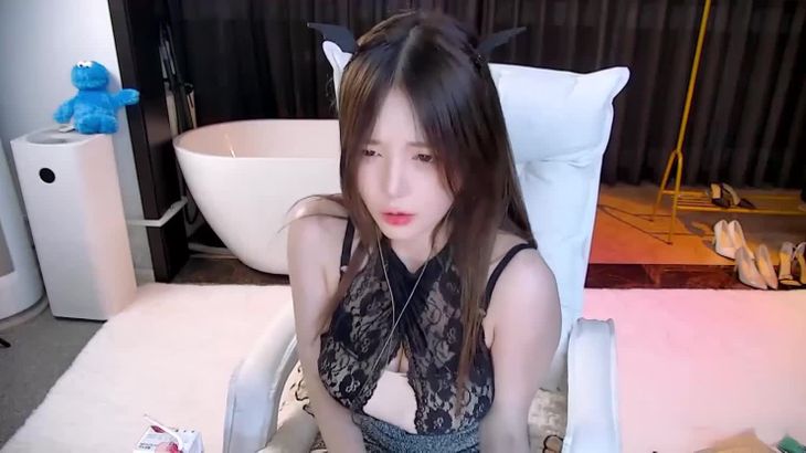 【斗鱼傲娇的喵小八】ASMR火箭福利 5