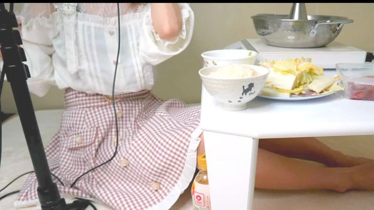 【ASMR利香】私服♥料理をしながらお話し！ごはんを一緒に食べよう♪