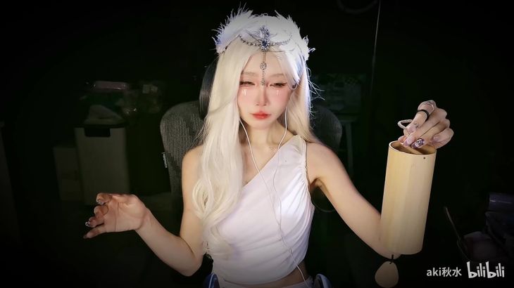 【aki秋水ASMR】秋水充电福利怼脸孔雀鱼采耳视觉触发哄睡视频集 7