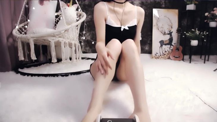 【虎牙圈圈】魔法书福利 裸足按摩