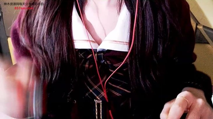 【Aki秋水ASMR】圣诞JK~玛奇玛+含麦+足部美甲