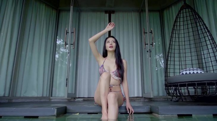 沙滩的美女写真