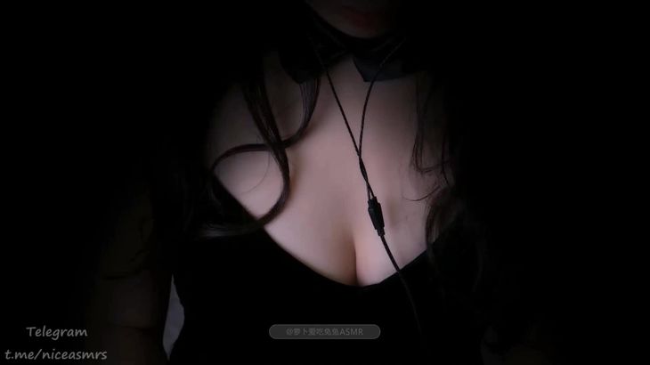 ASMR@萝卜爱吃兔兔 舔耳福利3