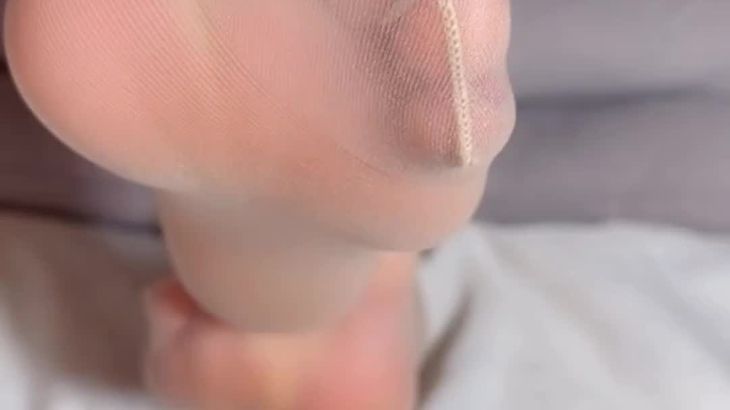 【易直播颜颜】粉丝自录丝足投稿 15