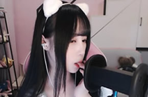 斗鱼尤猫醒醒/doki醒醒-吃手指