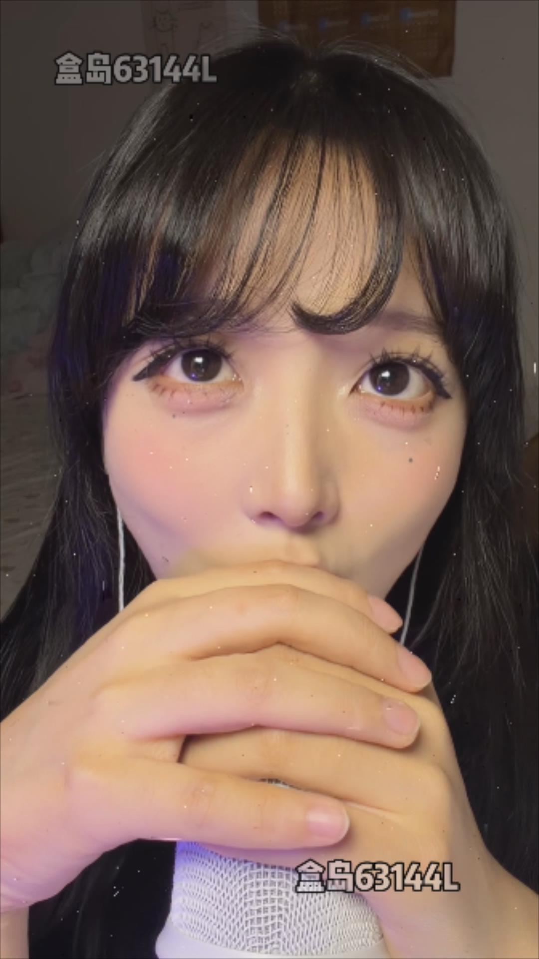 小鸟大王 近距离盯着你吸耳朵.