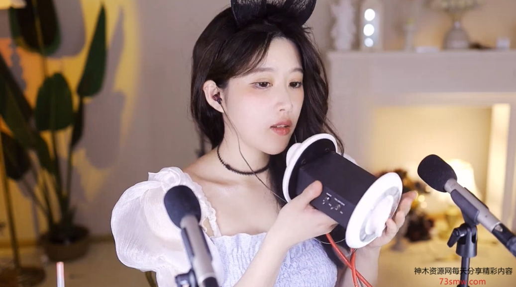 虎牙大伊伊ASMR 心跳kiss.