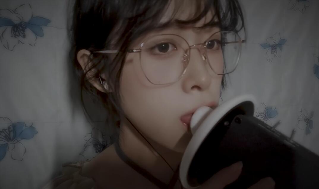 其实不是椰子啦ASMR舔耳助眠  coconut椰砸.