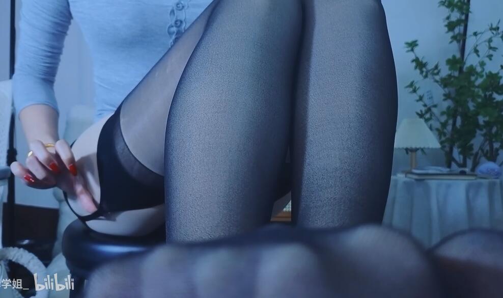 酥酥学姐 丝里丝 舔耳口腔音 弹丝袜 一弹双响.