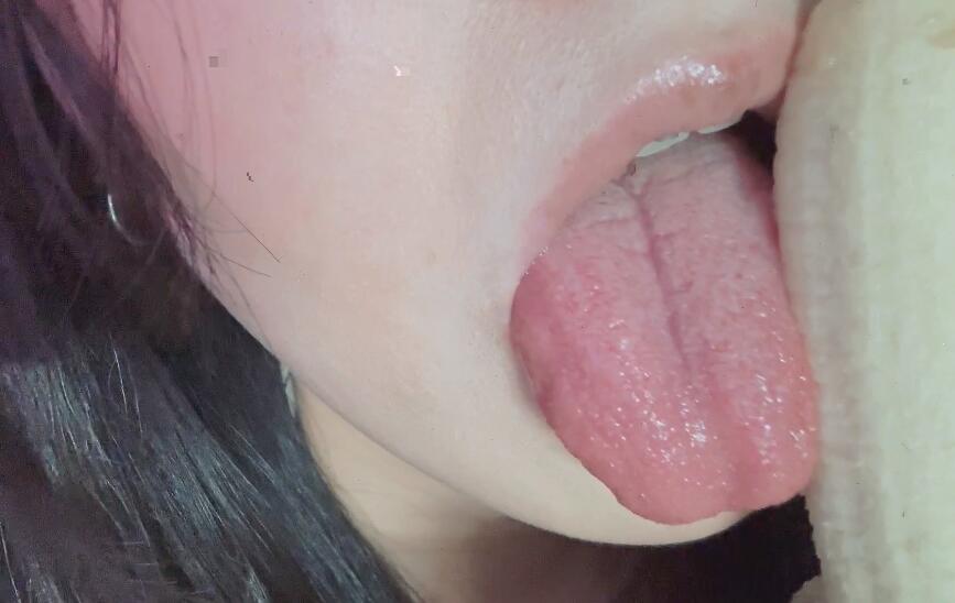 布鲁比呐呐 ASMR 舔香蕉.