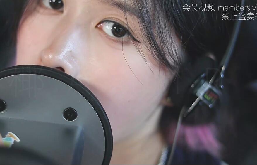 椰子ASMR 慢速的掏耳天鹅.