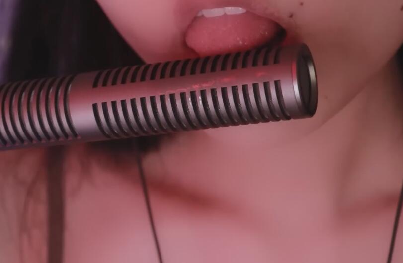 蛇蛇 ASMR舔长麦,弹舌喘息.
