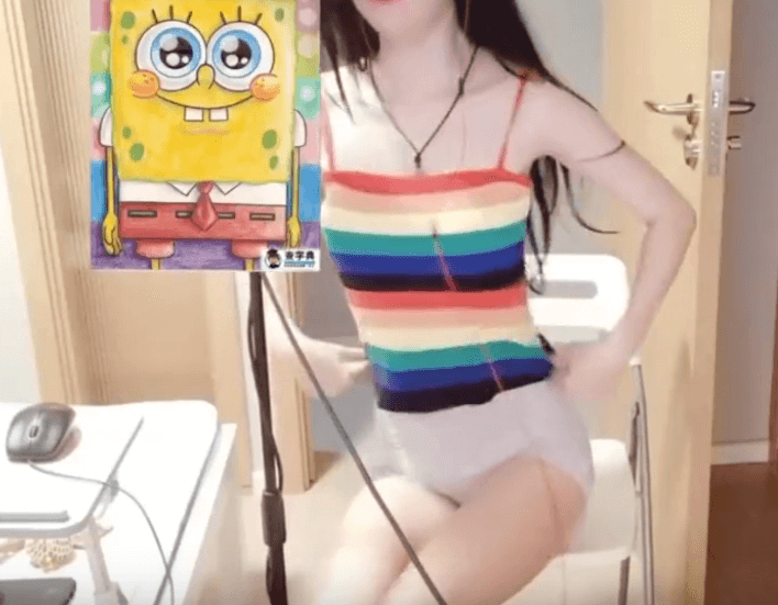 kiki瓜舒服的舔耳略略略.