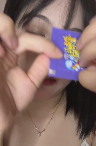 小也睡不醒 跳跳糖触发舔屏.