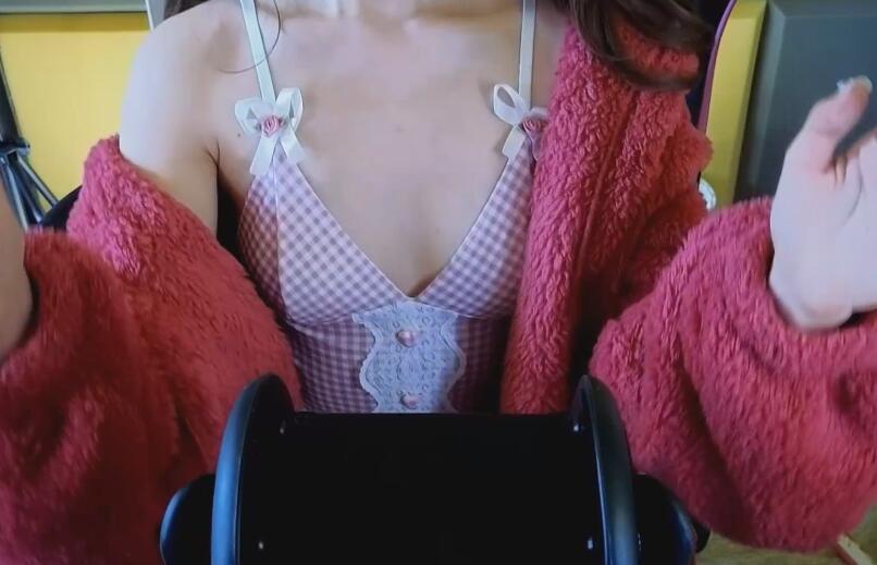 aki秋水 5超清粉色连体衣白网袜_甜妹出击!!.