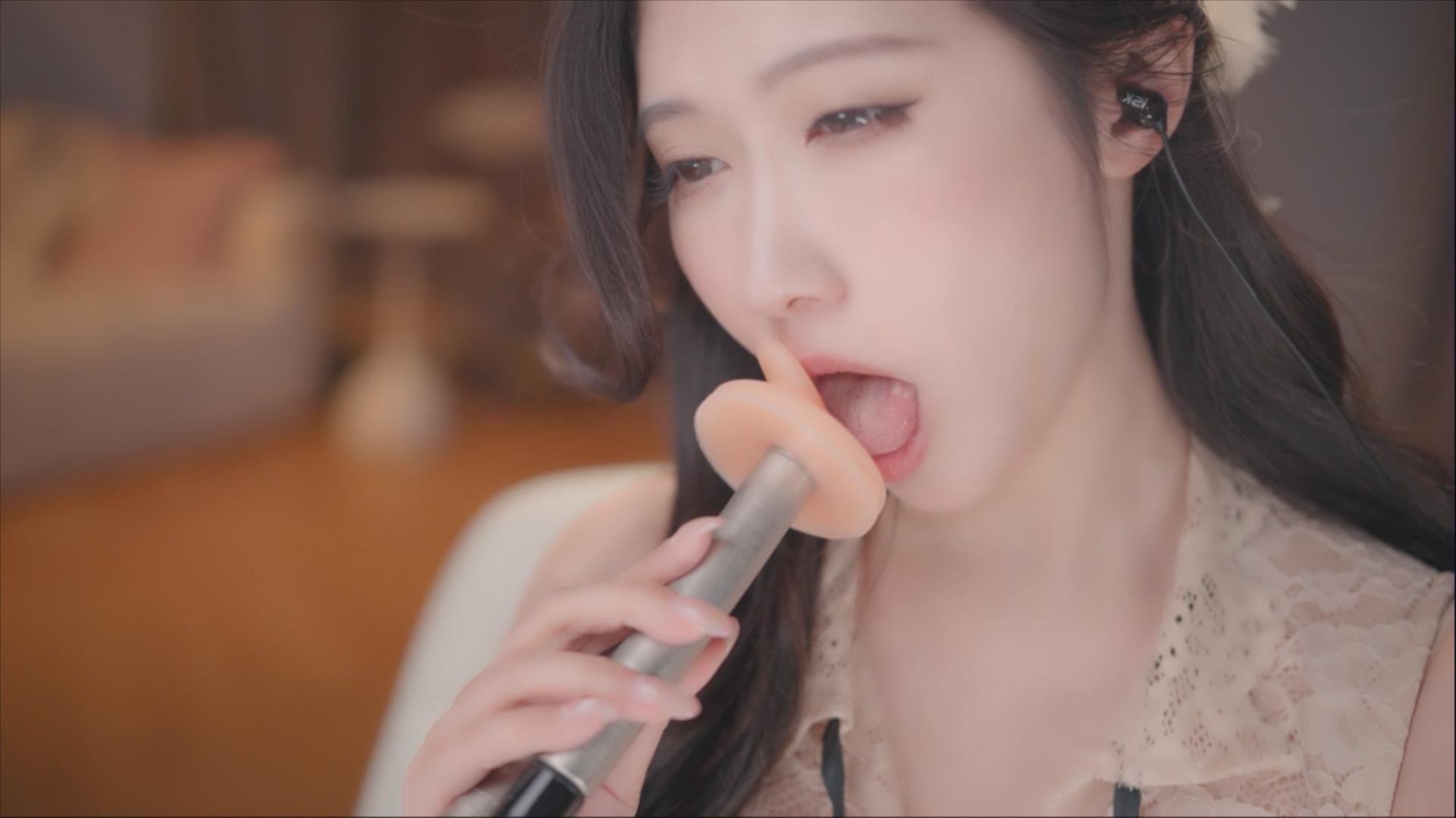 小一熟了 下播开大水超多.