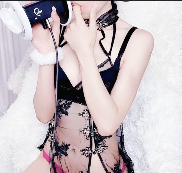 斗鱼夏诗诗喘息~吸~舔手指.