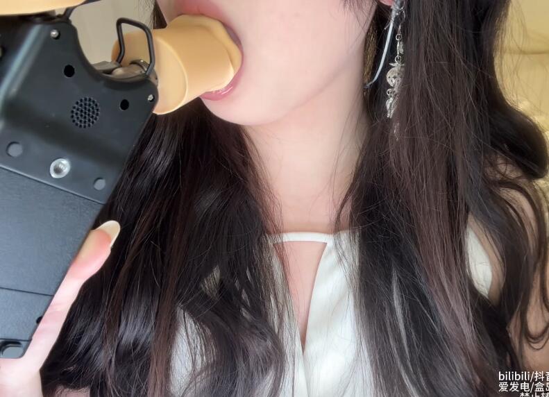 椰椰拿铁助眠 tascom舔耳.