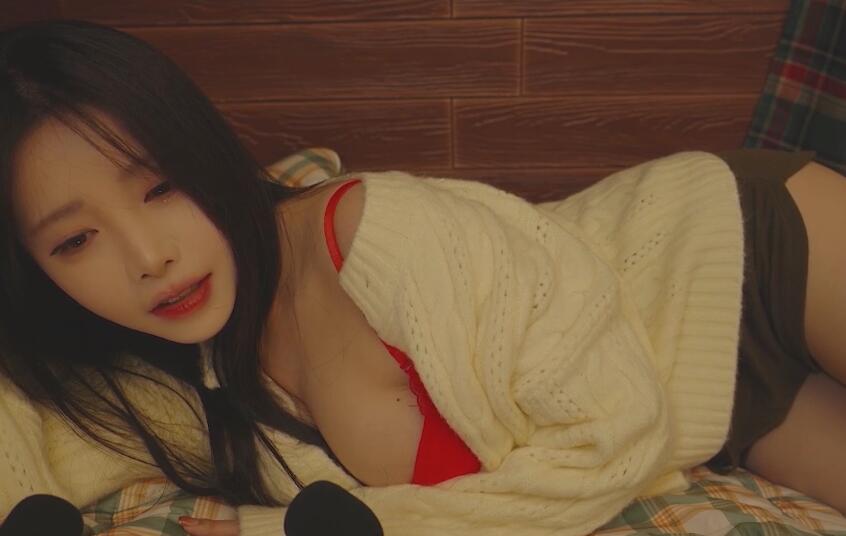 Yoon ying ASMR Christmas Home Date.