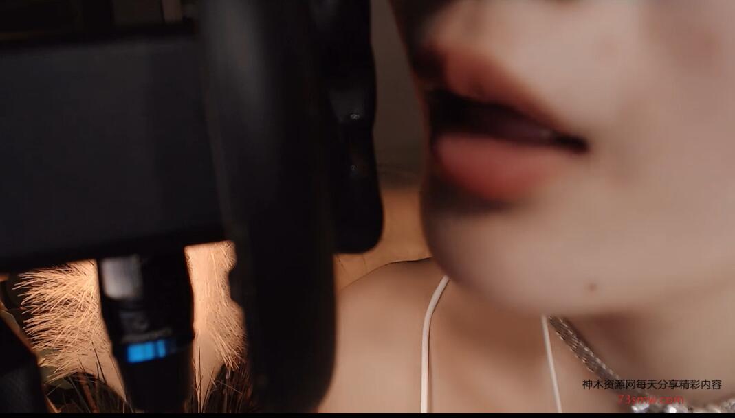 虎牙小太阳贼大ASMR舔耳.