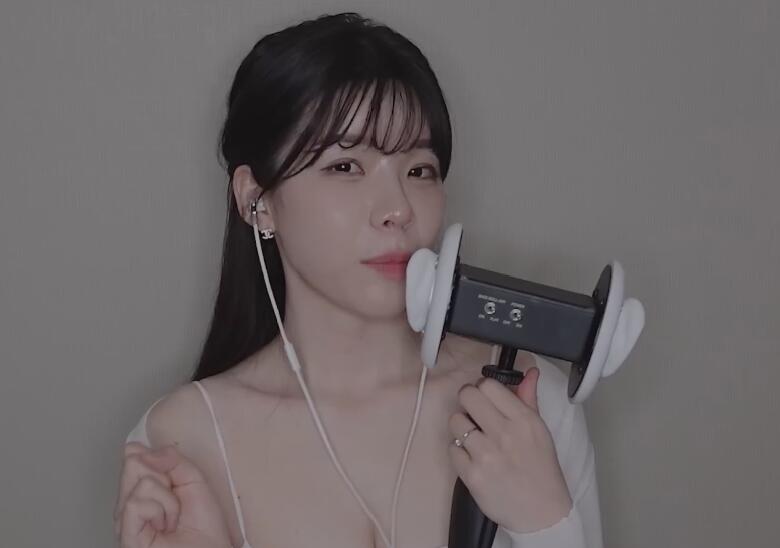 yeonchu ASMR 舔耳.