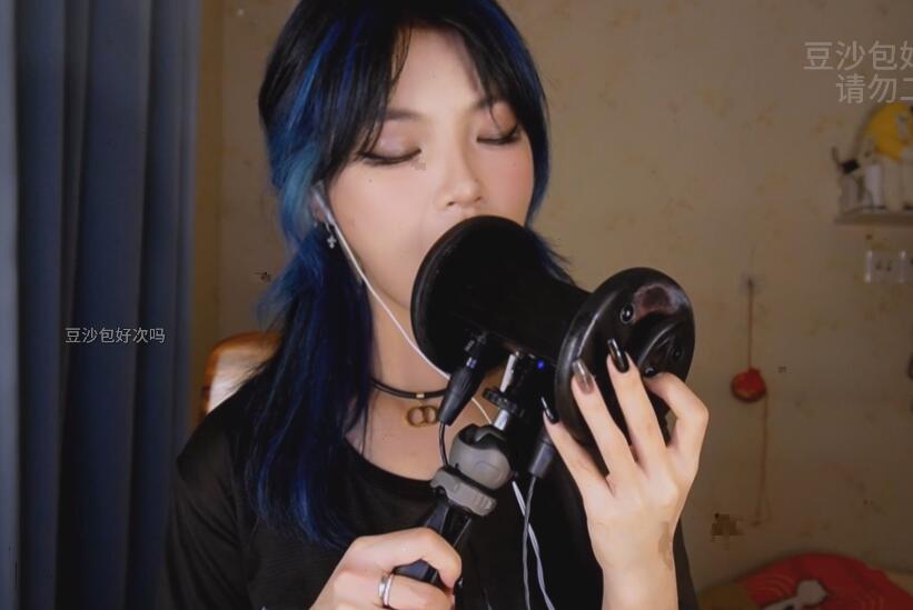 豆沙包好次吗 4月20日 舔耳.