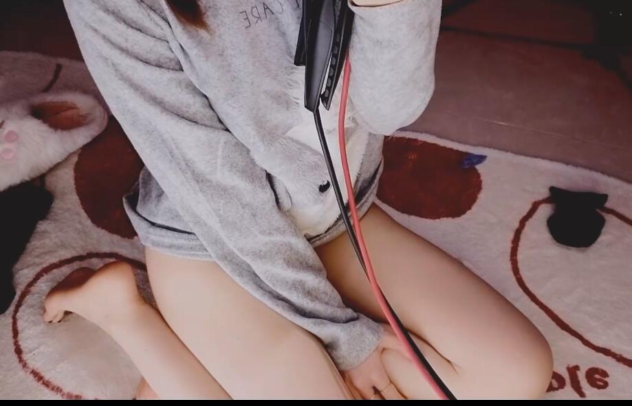 秋水 20241123睡衣下身失踪+超绝美食特写~.