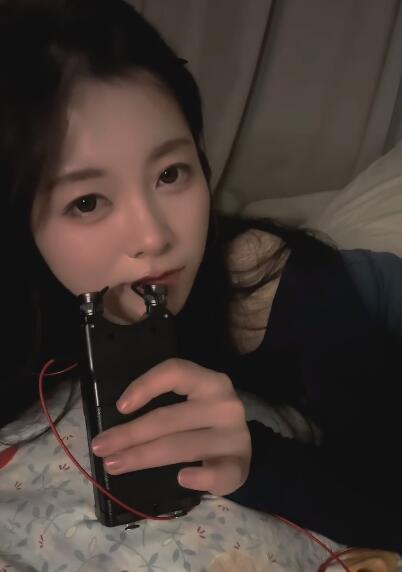 缇雅99 趴在你身边的呢喃……“手往哪放？嗯.