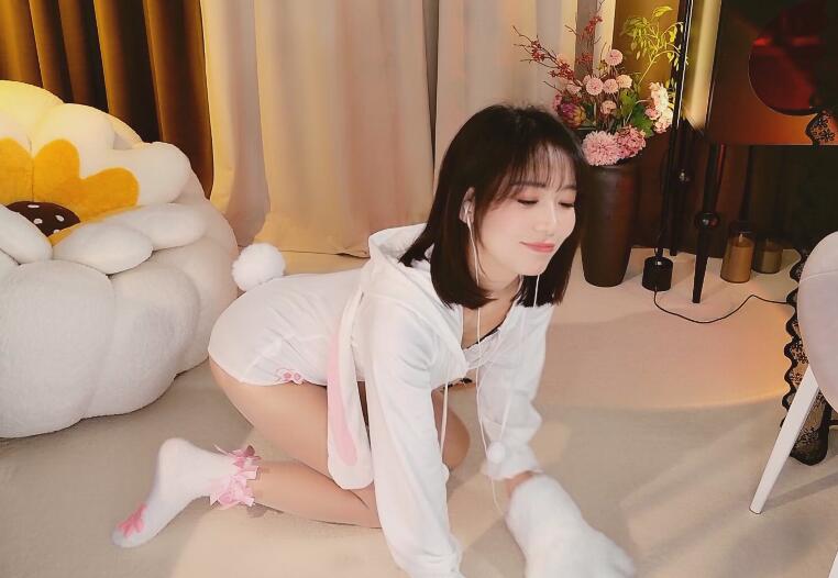 圈圈   喜欢jiojio的老公 虎牙一号十一期.