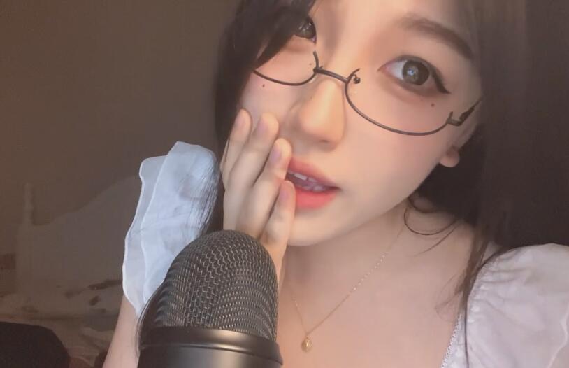 璐璐睡不着 帮女郎9.