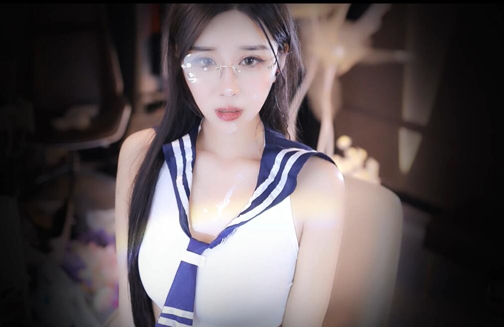 小恩雅情景剧 学姐被学弟发现了秘密.