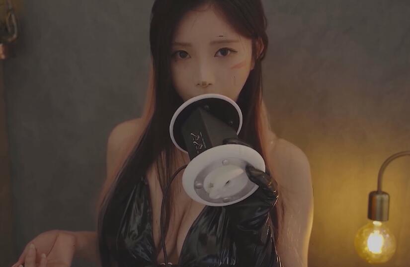 Yoon ying ASMR 被限制在黑暗的地窖里.