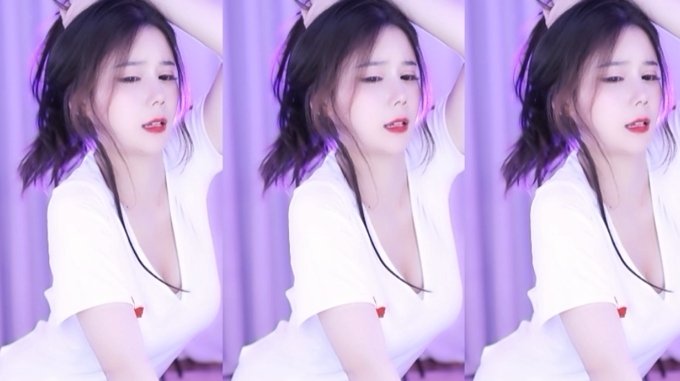 虎牙 嘉映、温情 魔法书跳舞视频.